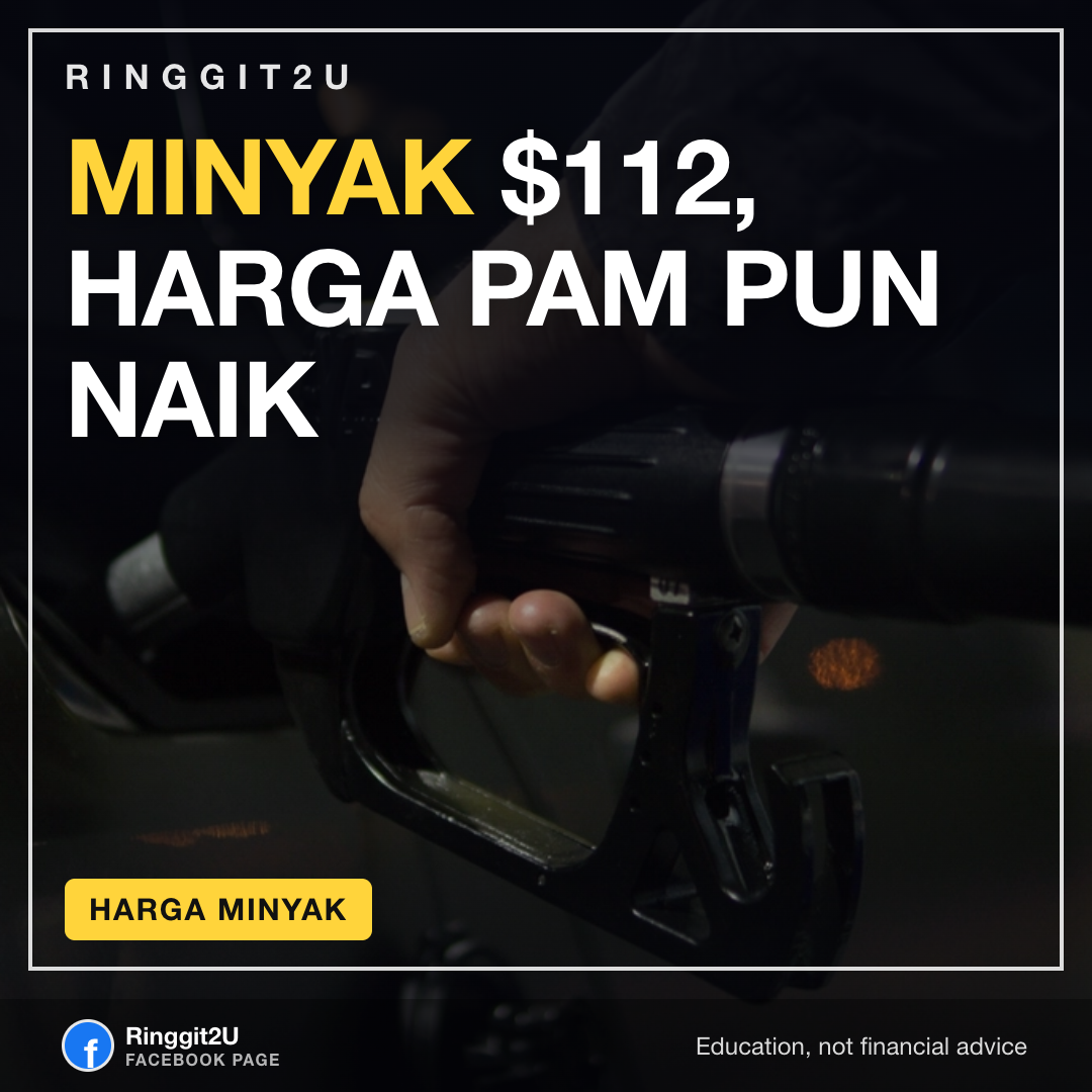 cerobong suar kilang penapis minyak di langit kelabu